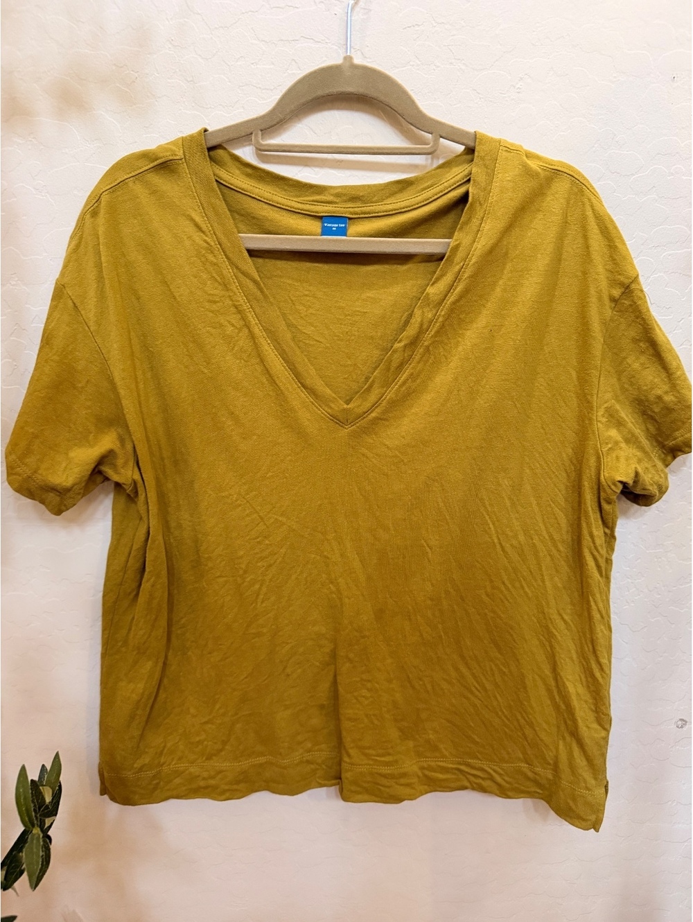 Old navy v neck t shirt